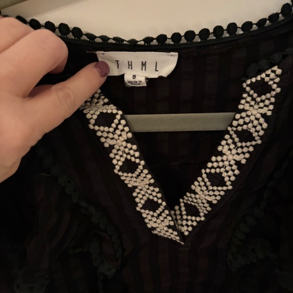 THML black and white blouse - Picture 2 of 2